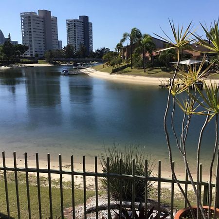 Plumosa On The Water Hotel Gold Coast Exterior photo